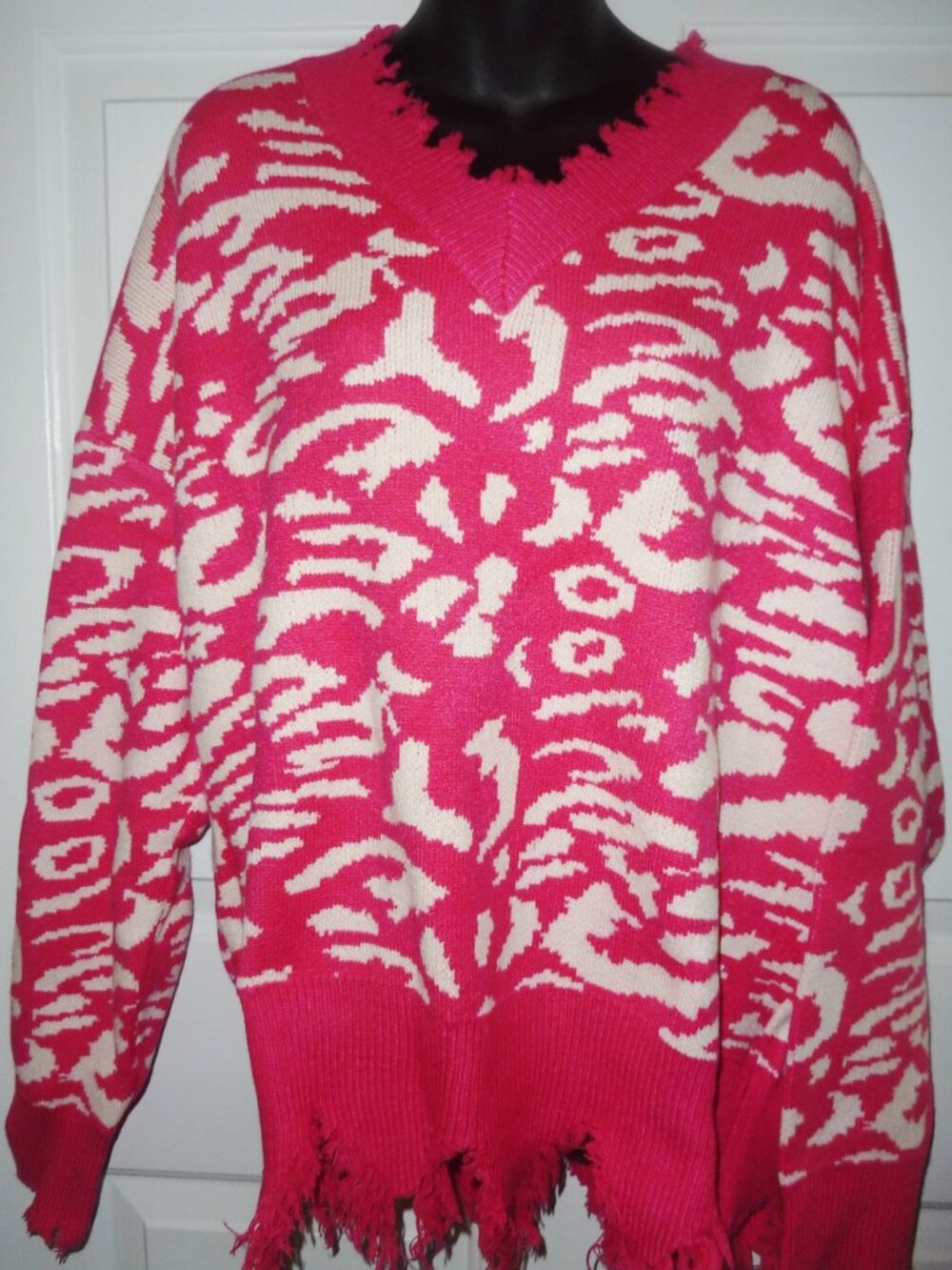 NIP Adora Hot Pink and White Cheetah Leopard Print Distressed Sweater Size 3X